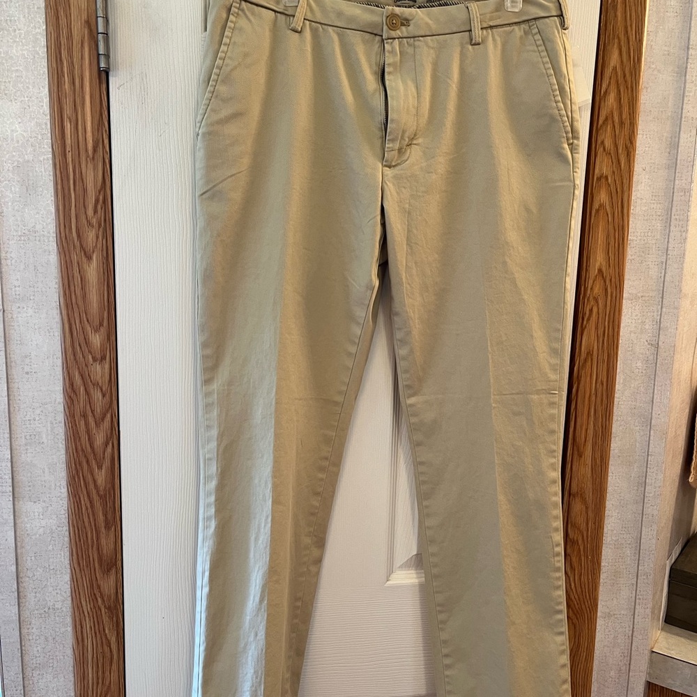 New, men's Izod Stretch Chino